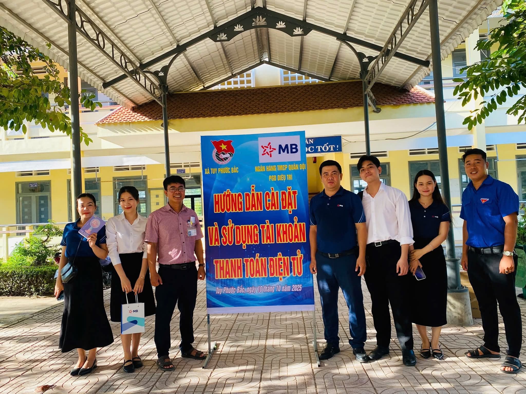 HƯỞNG ỨNG NGÀY CHUYỂN ĐỔI SỐ QUỐC GIA 10/10/2025