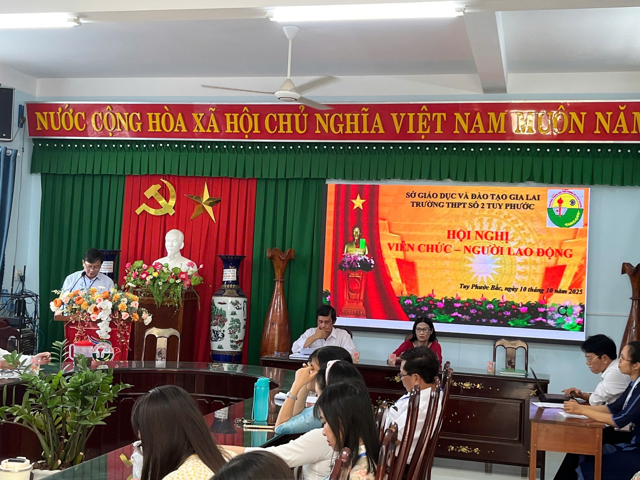 HỘI NGHỊ VIÊN CHỨC VÀ NGƯỜI LAO ĐỘNG NĂM HỌC 2025 – 2026