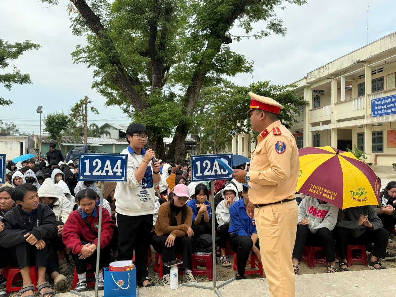 TUYÊN TRUYỀN PHÁP LUẬT VỀ PHÒNG CHỐNG MA TÚY, ATGT, LỪA ĐẢO TRÊN KHÔNG GIAN MẠNG